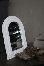 Houten boogspiegel off white 41 x 30 cm, Huis en Inrichting, Ophalen of Verzenden, Nieuw