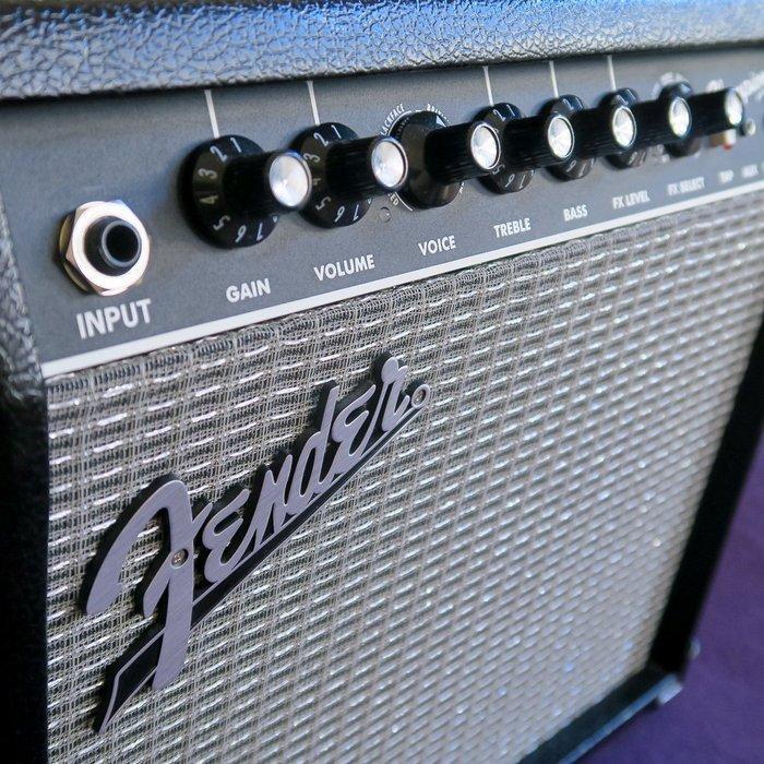 Fender - Aantal items: 1 - Gitaar eindversterker (Zonder, Muziek en Instrumenten, Snaarinstrumenten | Gitaren | Akoestisch