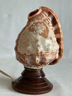 Art Deco sfeerlampje met Camée geslepen schelp ,