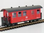 LGB 31710 DR/HSB personenwagon 902-304 KBD, 4 figuren, In..., Gebruikt, Wagon, Ophalen of Verzenden, LGB