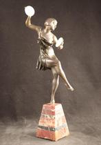 Antieke sculpturen te koop