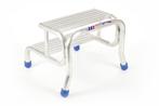 Opstapje - Opstap kruk - 2 treden - aluminium - 60x62x49 cm, Doe-het-zelf en Verbouw, Ladders en Trappen, Ophalen of Verzenden