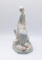 Nao by Lladró - Beeldje - Ragazza con maialini - Porselein, Antiek en Kunst, Antiek | Glas en Kristal
