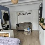 Tijdelijke Kamer voor Vrouwen met Balkon gevonden in Den-haa, 20 tot 35 m², Overige regio's