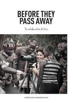 Before they pass away 9789492037978 Hannelore Vandenbussche, Verzenden, Zo goed als nieuw, Hannelore Vandenbussche