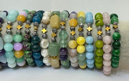 Partij van 20 Religieuze Armbanden van Natuurlijke Stenen,, Antiek en Kunst, Antiek | Boeken en Bijbels