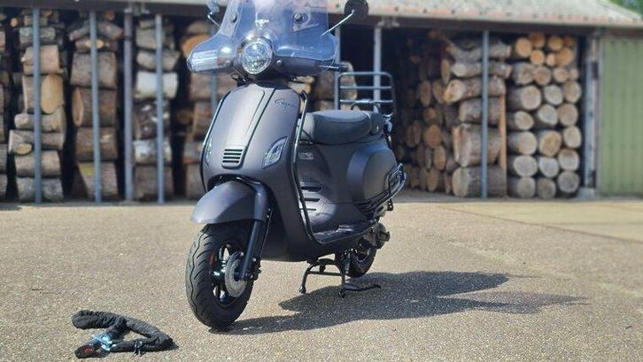 Capri V4s Matrix Premium - Matt Metallic Black matzwart, Fietsen en Brommers, Scooters | Overige merken, Nieuw, Verzenden