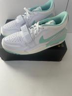 Nike - Nike Air Jordan 1 Mid SE – Light Smoke Grey / White /, Nieuw