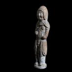 Aardewerk Beschilderd strogeglazuurd figuur van een krijger