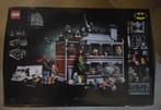 Lego Set - 76300 - DC Super Heroes - Arkham Asylum, Kinderen en Baby's, Speelgoed | Duplo en Lego, Nieuw