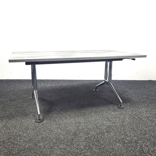 Vitra Ad Hoc Slinger Bureau 140x80 cm - Nieuw Bureaublad, Huis en Inrichting, Bureaus, Gebruikt, Ophalen of Verzenden