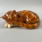 Beeldje - Grote slapende Rode kater - Goebel (23cm L) - TMK6