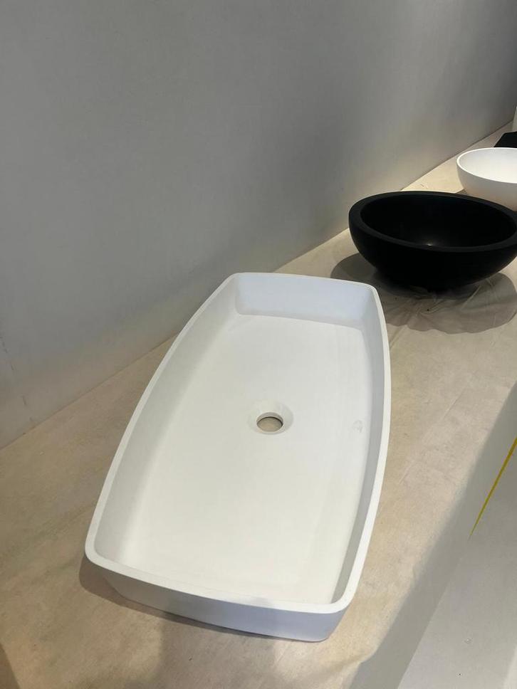 Witte solid surface waskom 67,5x36,5 cm – Nieuw!, Huis en Inrichting, Badkamer | Badkamermeubels, Wasbak of Wastafel, Nieuw