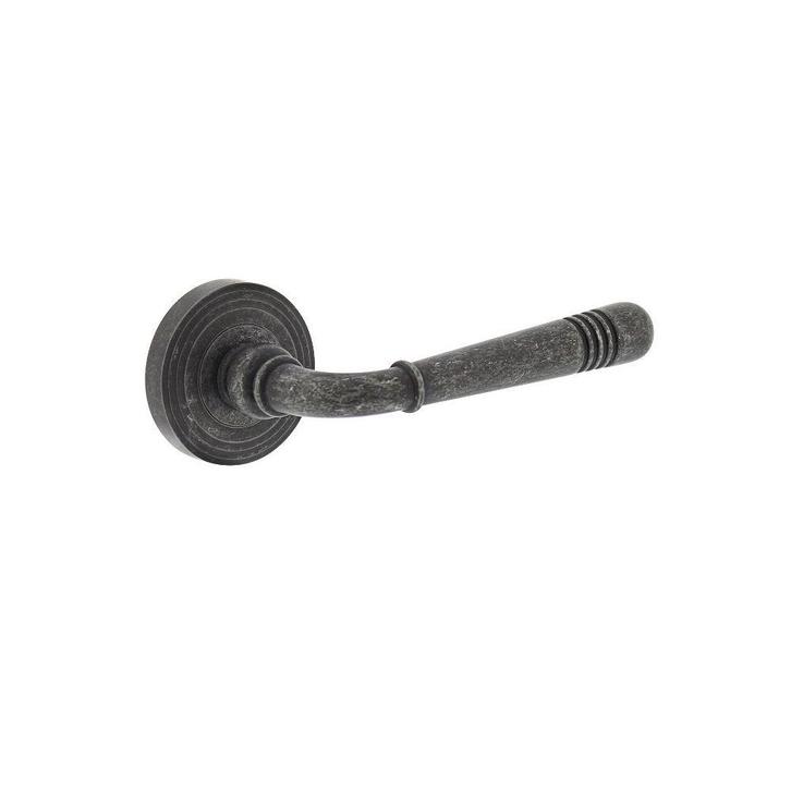 Intersteel Deurkruk Helena op rozet - oud grijs, Doe-het-zelf en Verbouw, Hang- en Sluitwerk, Nieuw, Verzenden