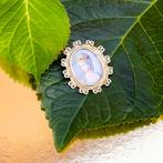 Vintage gouden broche met geschilderd portret (schildering), Ophalen of Verzenden, Gebruikt, Goud, Overige merken