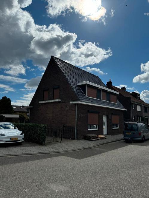 dakdekker | daklekkage | dakrenovatie | platdak, Diensten en Vakmensen, Dakdekkers en Rietdekkers, Bitumineus, Pannen, Overige dakdekking
