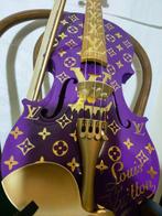 fp pop art - Louis Vuitton Violon 60 cm LAKERS FULL LAQUE, Antiek en Kunst