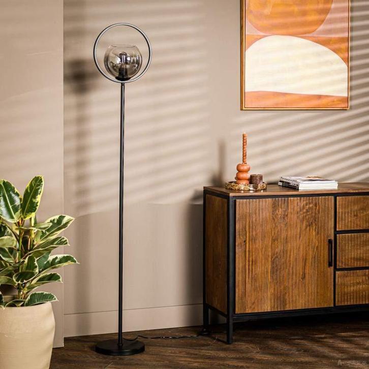 Vloerlamp Globo - decoratie, Huis en Inrichting, Woonaccessoires | Wanddecoraties, Nieuw