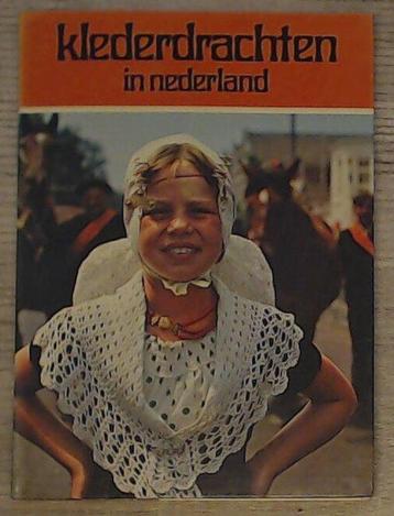 Klederdrachten in holland 9789061200949 Groen beschikbaar voor biedingen