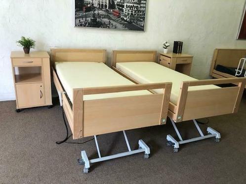 hoog/laag tweepersoonsbed seniorenbedden ziekenhuisbedden, Huis en Inrichting, Slaapkamer | Bedden, Zo goed als nieuw, Hout