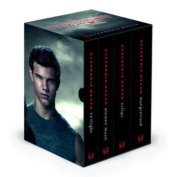 Boek Twilight saga 9789022563908 beschikbaar voor biedingen