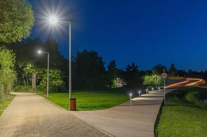 ROSA CUDDLE-MINI-LED 26>67W LED lantaarnpaal armatuur, Zakelijke goederen, Overige Zakelijke goederen, Verzenden