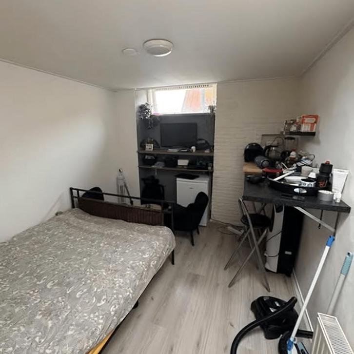 Studentenkamer met eigen badkamer, wasmachine en i..., Huizen en Kamers, Kamers te huur, Overige regio's