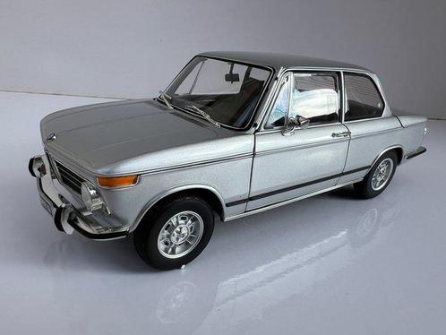 Kyosho 1:18 - Modelauto - BMW 2002 Tii 1972 - 4 Openingen, Hobby en Vrije tijd, Modelauto's | 1:5 tot 1:12