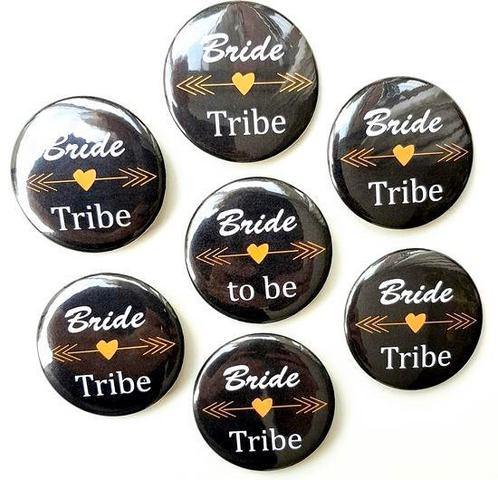 Vrijgezellenfeest button set Bride to Be + Bride Tribe zwart, Hobby en Vrije tijd, Feestartikelen, Geboorte of Huwelijk, Nieuw