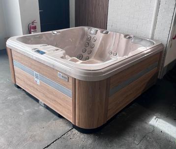 Nieuw - Jacuzzi Passion spa Resfresh compleet beschikbaar voor biedingen