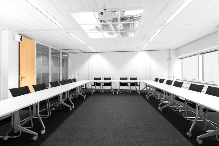 Kantoorruimte in Regus Beatrixkwartier, Zakelijke goederen, Bedrijfs Onroerend goed