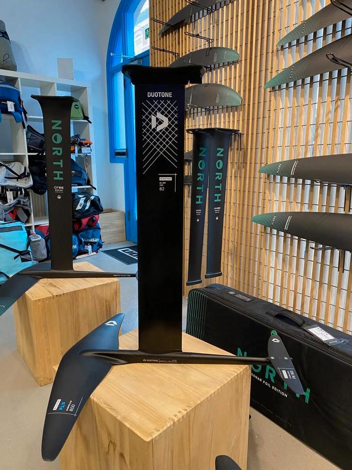 Duotone Carve SLS 3.0 800 foil met Quickmount mast, Watersport en Boten, Kitesurfen, Zo goed als nieuw, Ophalen of Verzenden