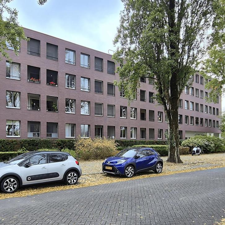 Gemeubileerd appartement met balkon en parkeerplaa..., Huizen en Kamers, Huizen te huur, Direct bij eigenaar, Rotterdam, Appartement
