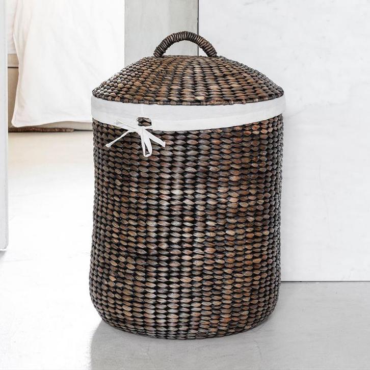 *WOONWINKEL* Must Living Tahiti Rieten Wasmand Met Deksel Zw, Huis en Inrichting, Woonaccessoires | Overige, Nieuw, Verzenden