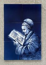 Tegel (6) - Levende oude vrouw - Aardewerkfabriek Velsen NV,, Antiek en Kunst