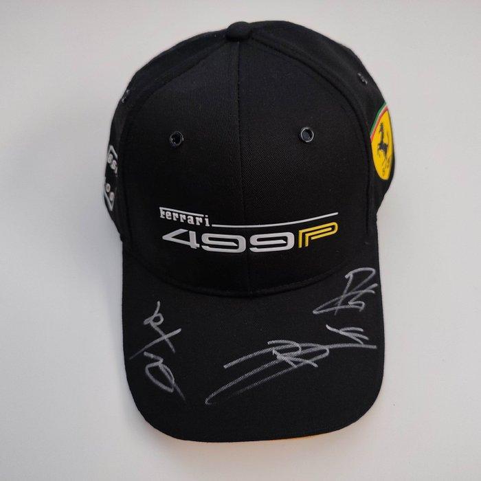 Ferrari - WEC - Kubica, Ye, Hanson - 2025 - Honkbalpet, Verzamelen, Automerken, Motoren en Formule 1