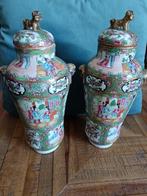 Vaas - Porselein - China - Qing Dynastie (1644-1911) - Set, Antiek en Kunst