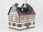 VOLLMER 1280 BRENNENDES HAUS Gebouwd model (Huizen), Hobby en Vrije tijd, Modelbouw | Figuren en Diorama's, Ophalen of Verzenden