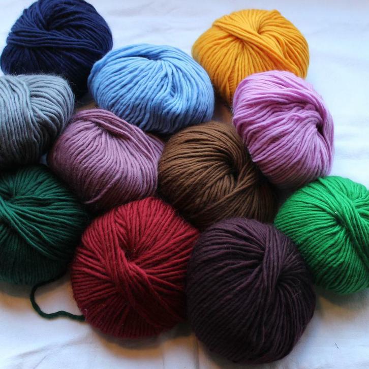 KnitByBart: Regenboog wol, 100% wol,50 gram, 50 meter, pen 6, Hobby en Vrije tijd, Breien en Haken, Breien, Wol of Garen, Nieuw