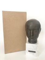Yasutake Funakoshi (1912–2002), Bronze Bust titled Laura -, Antiek en Kunst