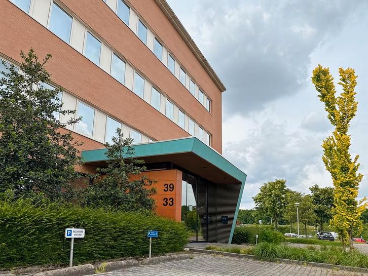 Kantoorruimte in Regus Noorderpoort, Zakelijke goederen, Bedrijfs Onroerend goed