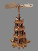 Kerstbeeldje - Draaiende kerstpiramide, 4 verdiepingen - 51