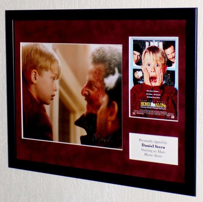 Home Alone - Daniel Stern (Marv Murchins) Premium Framed,, Verzamelen, Film en Tv