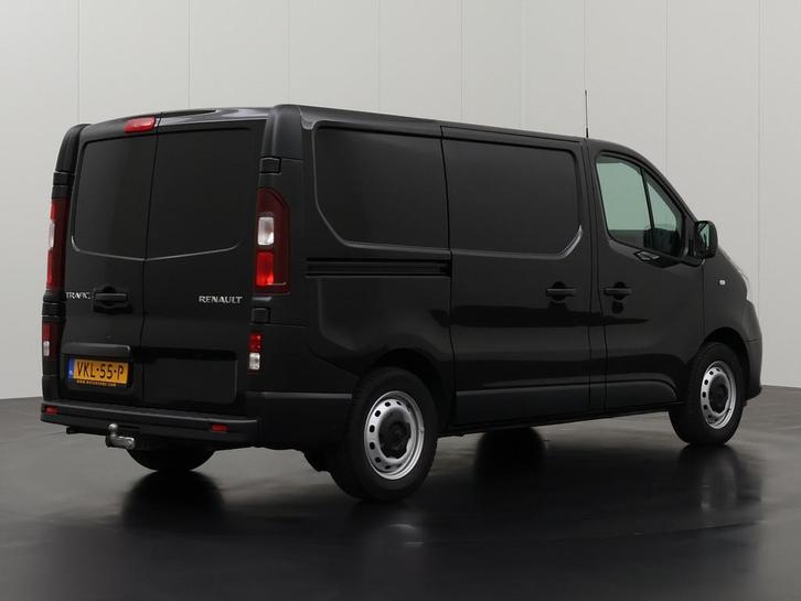 Renault Trafic Bestelbus L1 H1 2021 Diesel Handgeschakeld, Auto's, Renault, Dealer onderhouden, Te koop, Zwart, Handgeschakeld