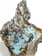 Een uitstekend exemplaar van Gibbsite met microkristallen