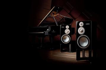YAMAHA NS-5000 + SPS-5000 stands PROMO t/m 16 augustus ! beschikbaar voor biedingen