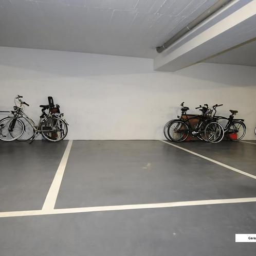 Parkeerplaats in Amsterdam Zuid gevonden in Amsterdam, Huizen en Kamers, Garages en Parkeerplaatsen