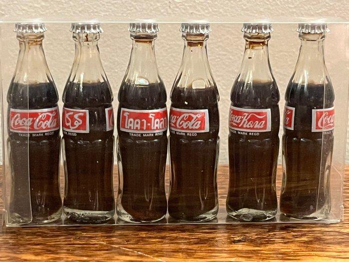 Coca Cola - Fles (6) - Coca-Cola in verschillende landen -, Antiek en Kunst, Antiek | Speelgoed