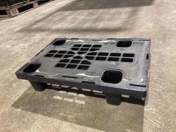 display pallet 60x40 cm kunststof nestbare exportpallet beschikbaar voor biedingen