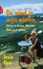 De wind in mijn wielen 9789069744933 Josie Dew, Boeken, Verzenden, Gelezen, Josie Dew